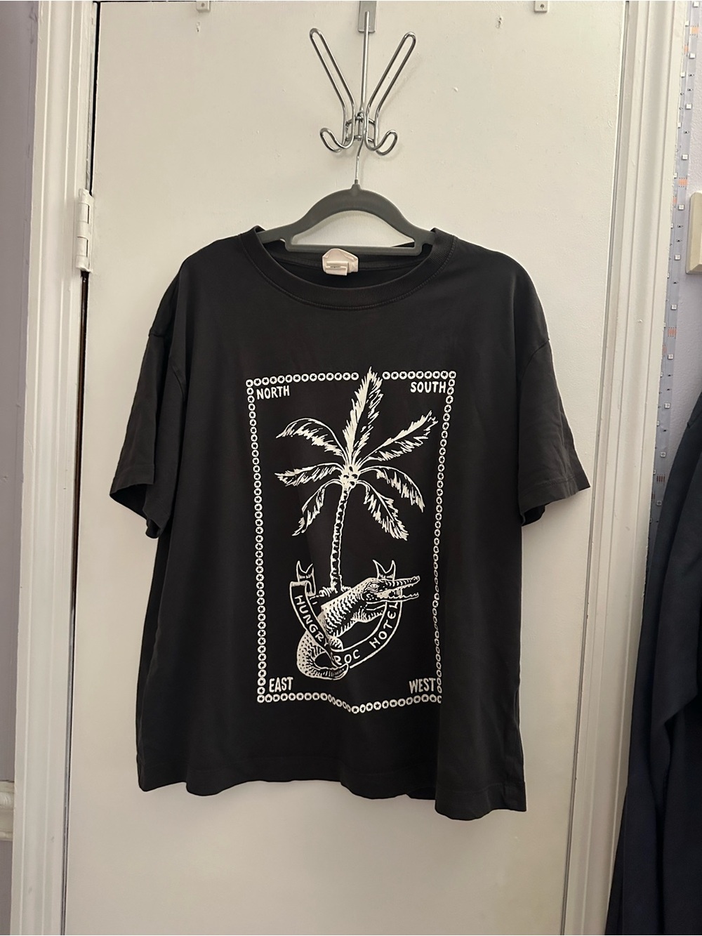 H&M Desmond & Dempsey Graphic Short Sleeve Tee Black & White XL